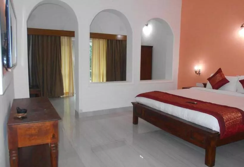 اتاق اجرایی با تخت بزرگ, Isabel Palace