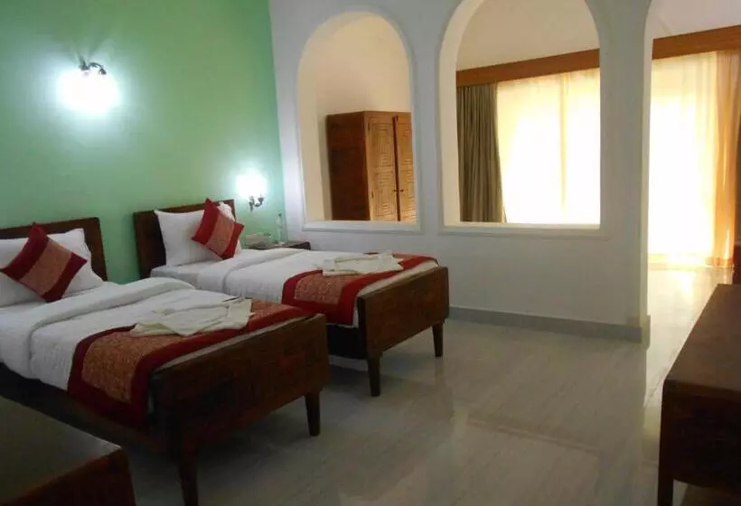 اتاق اجرایی با تخت بزرگ, Isabel Palace