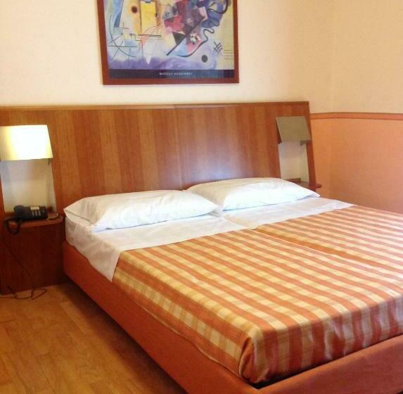 غرفة قياسية, Romeo