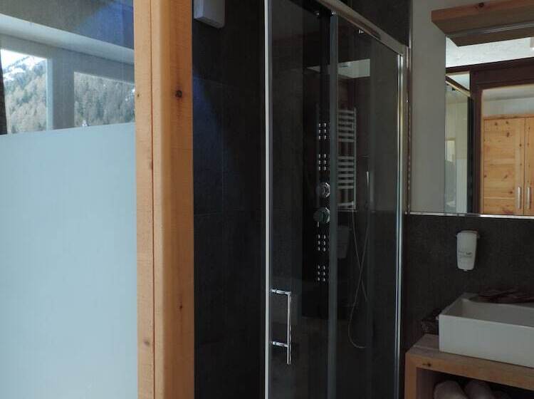 חדר סטנדרט לשלושה, Scoiattolo