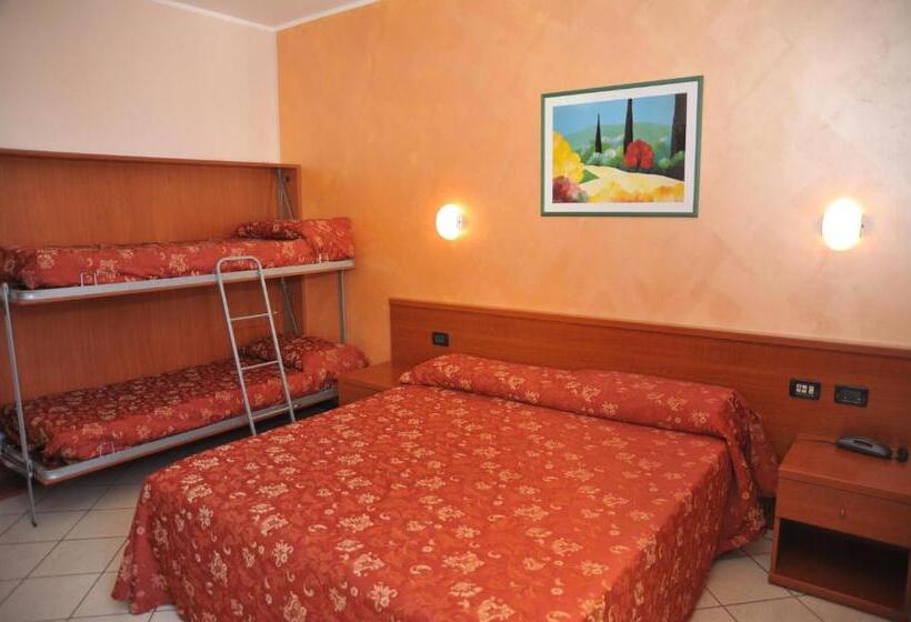 اتاق استاندارد چهار تخته, Stazione