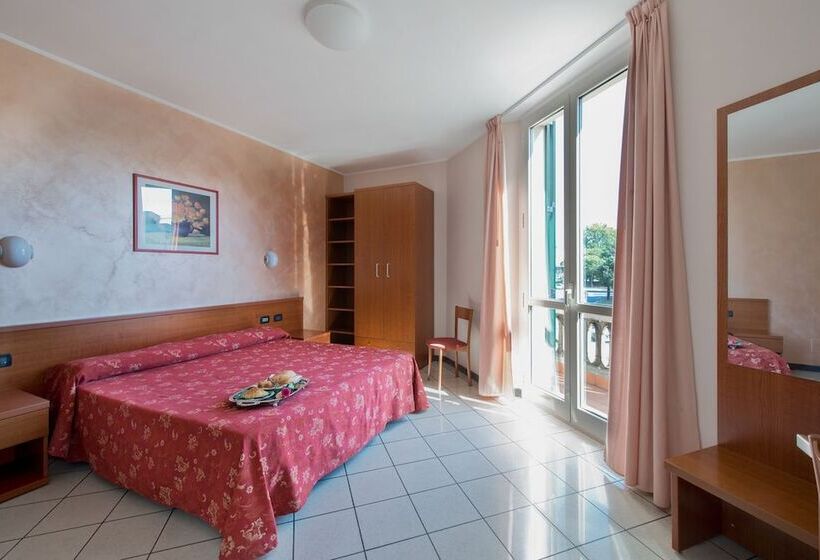 اتاق استاندارد, Stazione