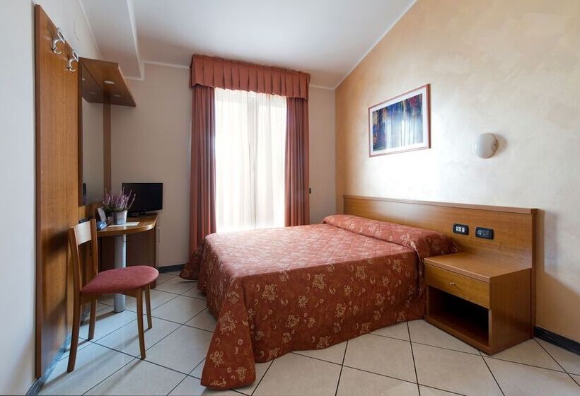 اتاق استاندارد, Stazione