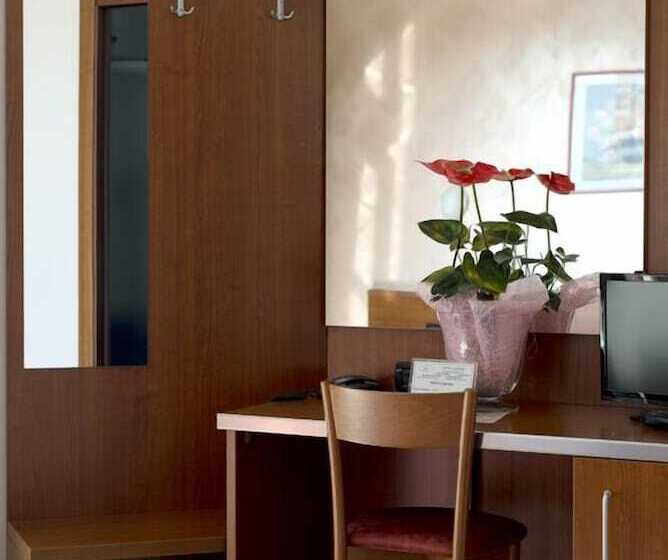 اتاق استاندارد, Stazione