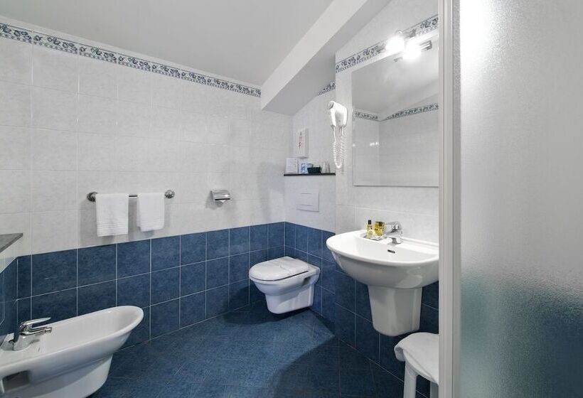 اتاق استاندارد, Stazione