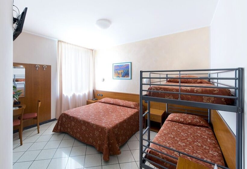 اتاق استاندارد چهار تخته, Stazione