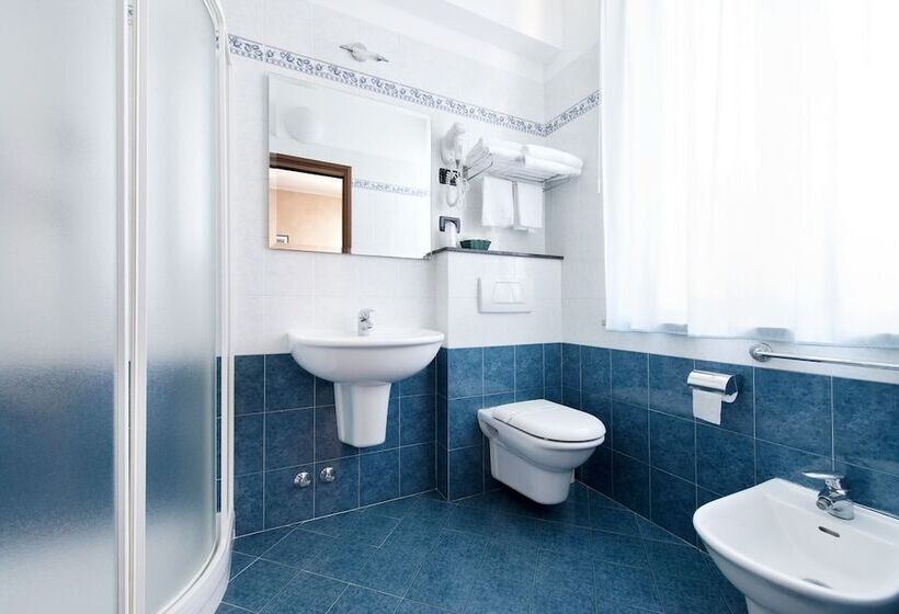 اتاق استاندارد, Stazione