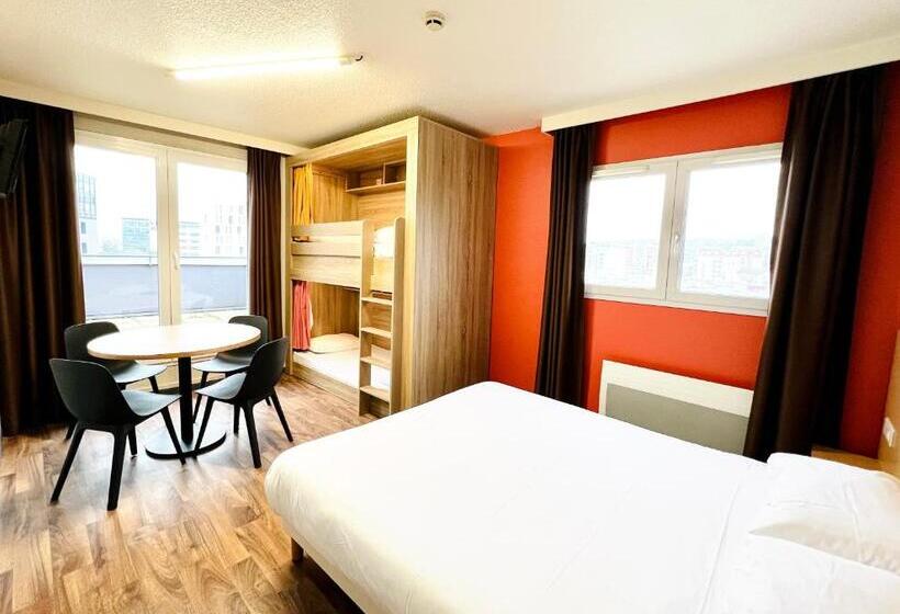 חדר סטנדרט לארבעה, The People Le Havre