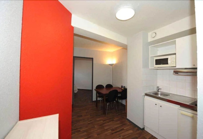 חדר סטודיו סטנדרד, The People Le Havre