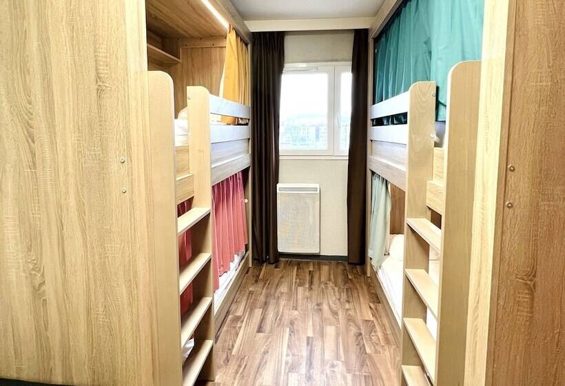 מיטה בחדר משותף, The People Le Havre