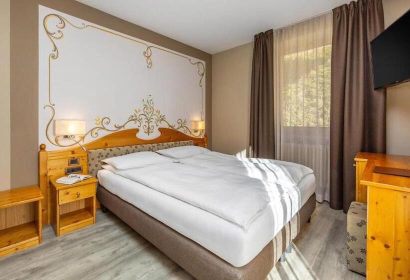 غرفة قياسية مطلة على الجبل, Vittoria   Ricarica L Anima