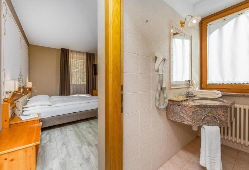 غرفة قياسية مطلة على الجبل, Vittoria   Ricarica L Anima