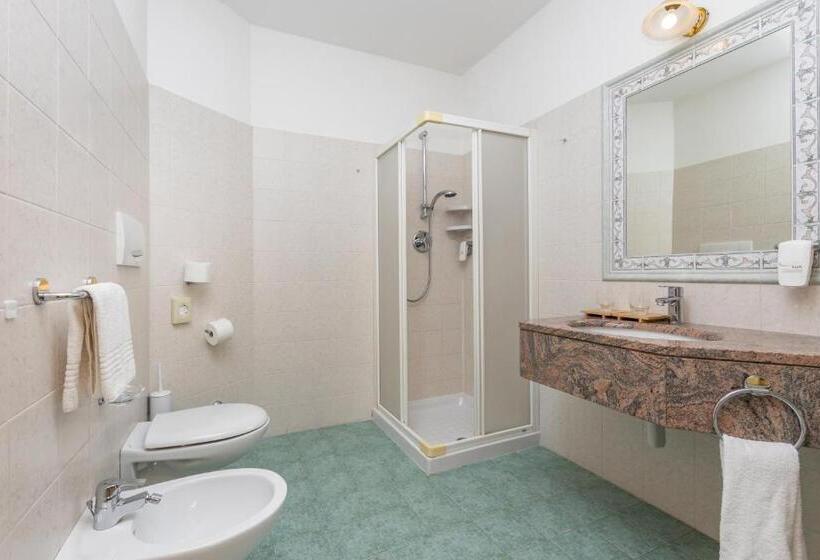 غرفة قياسية مطلة على الجبل, Vittoria   Ricarica L Anima