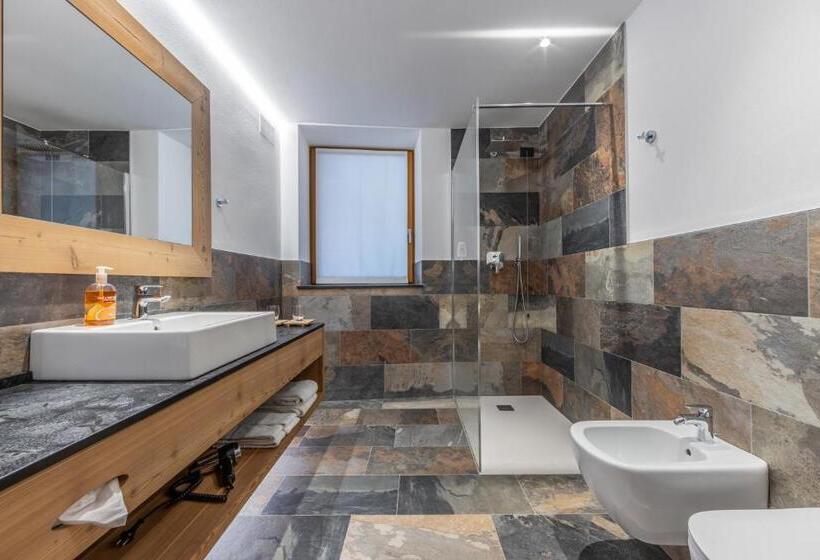 סוויטת ג'וניור עם מרפסת, Vittoria   Ricarica L Anima