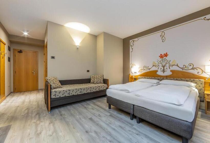 غرفة قياسية رباعية, Vittoria   Ricarica L Anima