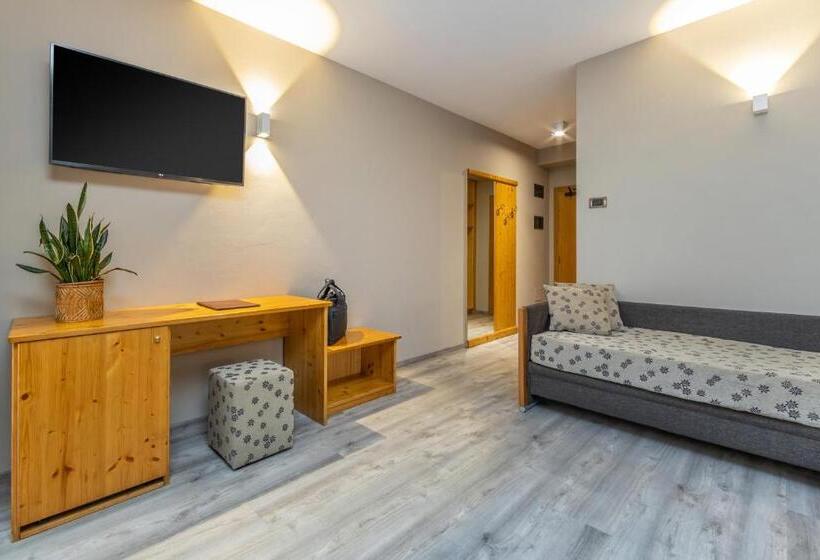 غرفة قياسية رباعية, Vittoria   Ricarica L Anima