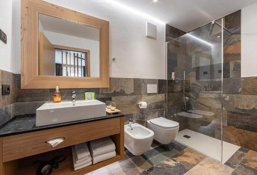 جناح جونيور, Vittoria   Ricarica L Anima