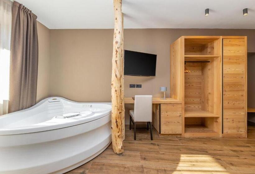 جناح مزود بجاكوزى, Vittoria   Ricarica L Anima