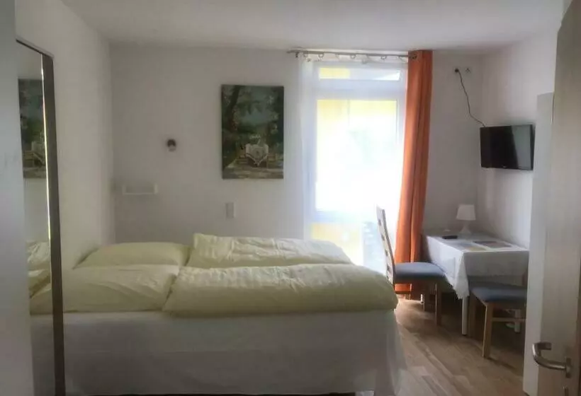 اتاق راحتی, I Motel