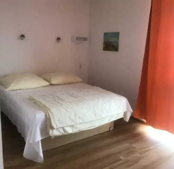 اتاق راحتی, I Motel