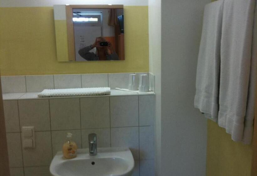 חדר קומפורט, I Motel