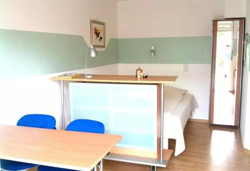 اتاق خانوادگی, I Motel