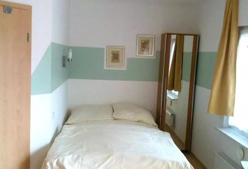 اتاق خانوادگی, I Motel