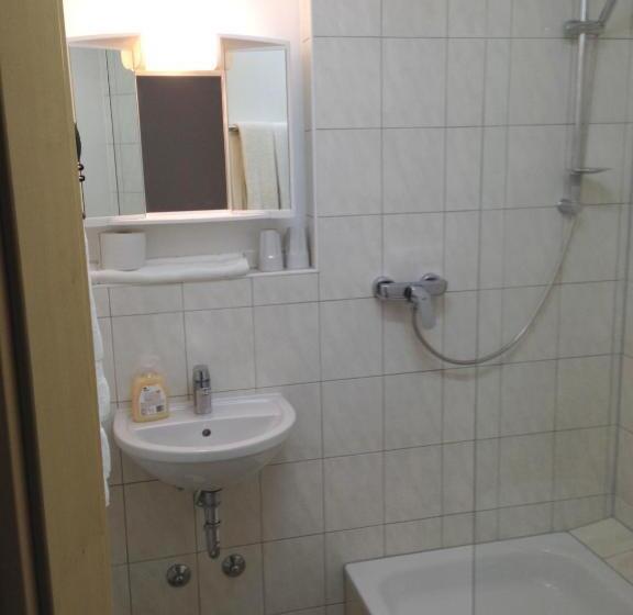 חדר סטנדרט, I Motel