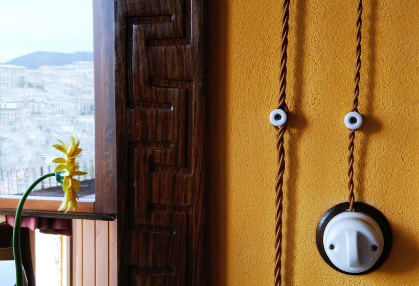 Номер Стандарт, La Casa Sulla Collina D'oro