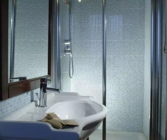 اتاق استاندارد چهار تخته, La Casa Sulla Collina D'oro
