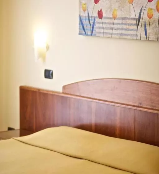 トリプルクラシックルーム, Lo Scacciapensieri Hotel & Restaurant
