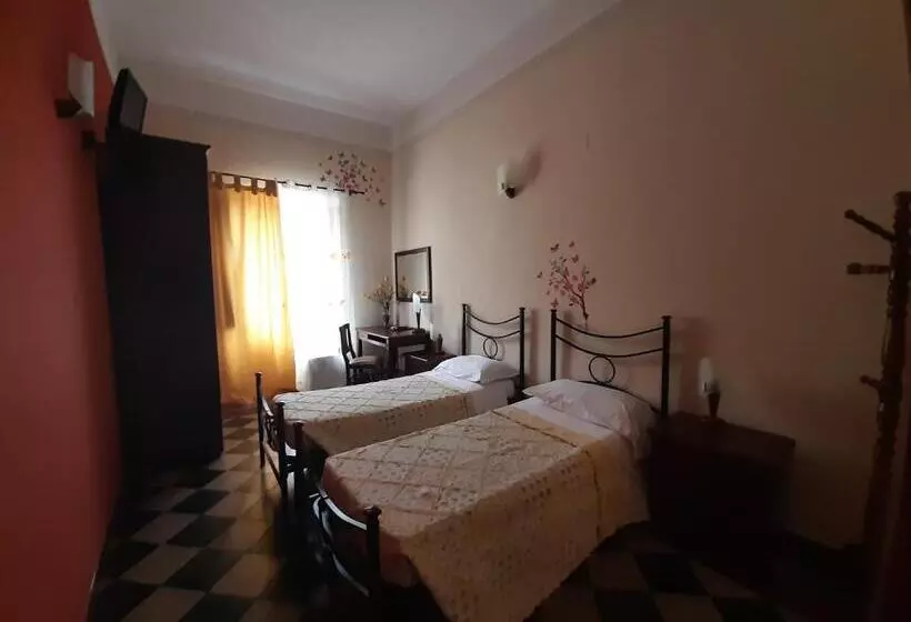 スタンダードルーム, Camere Del Re