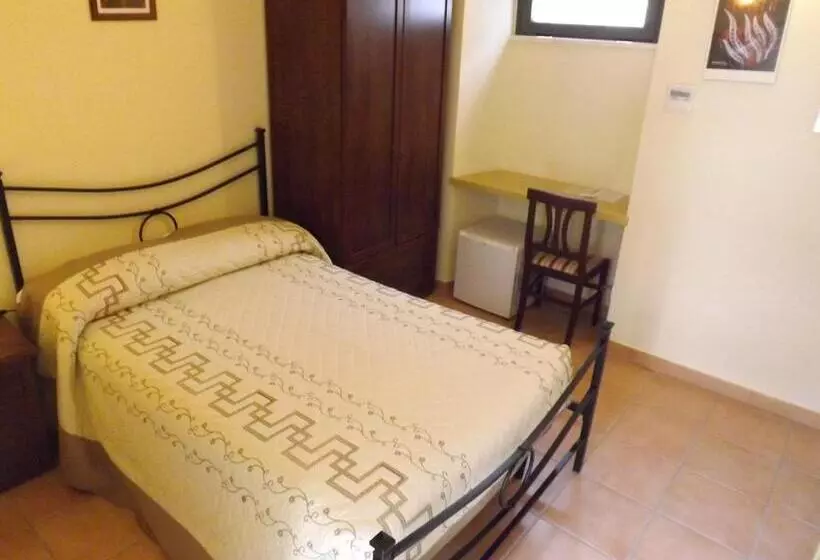 スタンダードシングルルーム, Camere Del Re