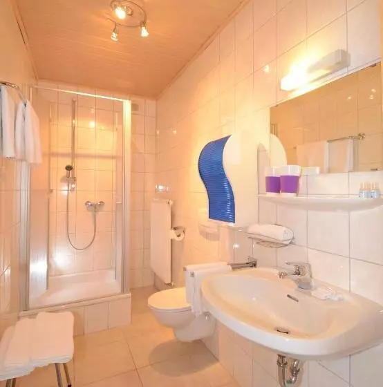 اتاق راحتی سه تخته, Gasthof Zur Post Hotel Parkplatz