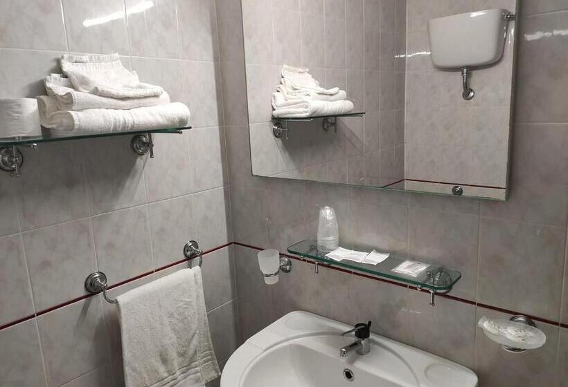 标准间, Marcaneto