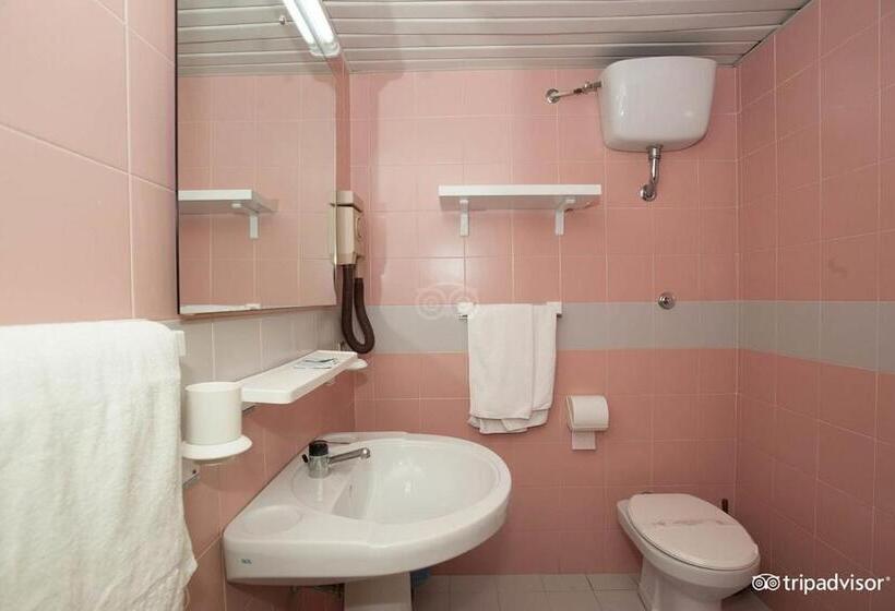 标准间, Marcaneto