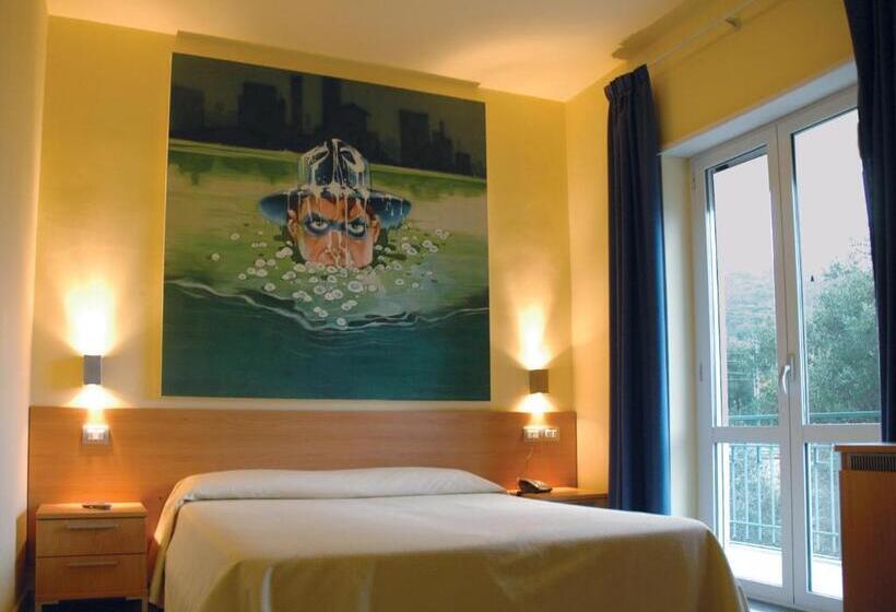 غرفة قياسية, Villa Comics