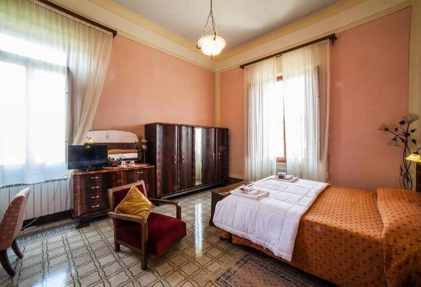 جناح جونيور, Villa Moorings