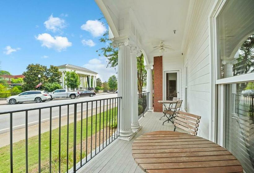 غرفة قياسية سرير كينج, The James Madison Inn