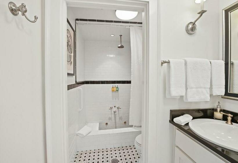 스탠다드 룸 킹사이즈 침대, The James Madison Inn