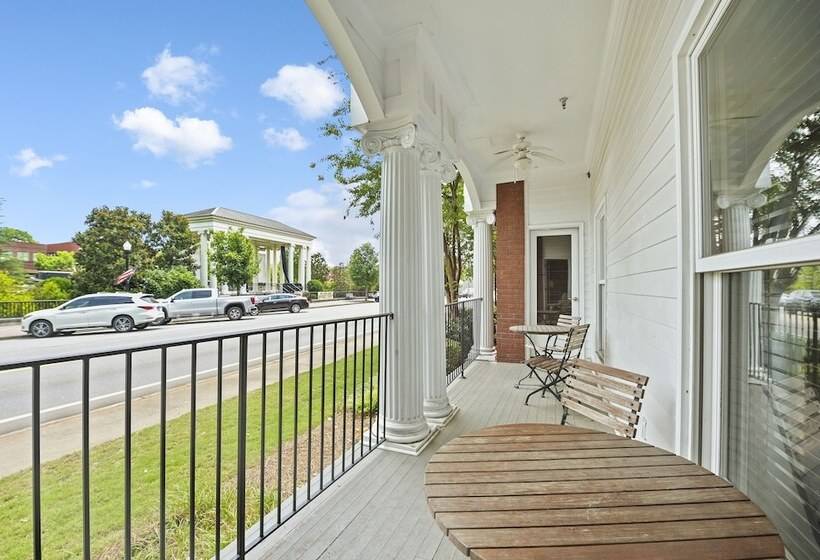 جناح لذوى الاحتياجات الخاصة, The James Madison Inn