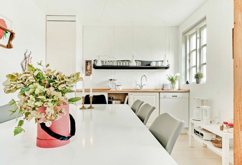 דירת חדר, Bed And Breakfast åløkke