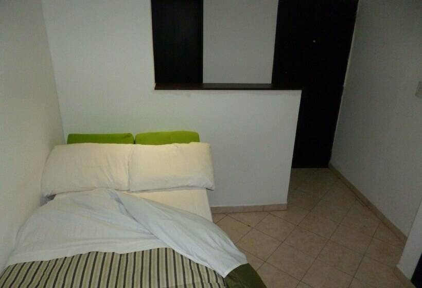 סטודיו אקונומי, Apart Urbanus