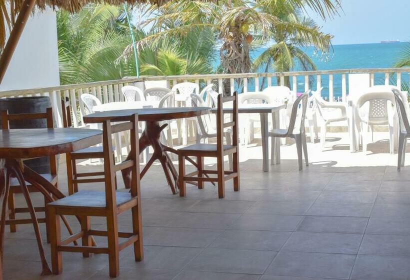 דירת שלושה חדרים, Caribbean Town Tolu