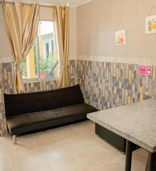 דירת שלושה חדרים, Caribbean Town Tolu