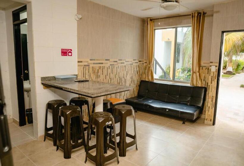 דירת שלושה חדרים, Caribbean Town Tolu