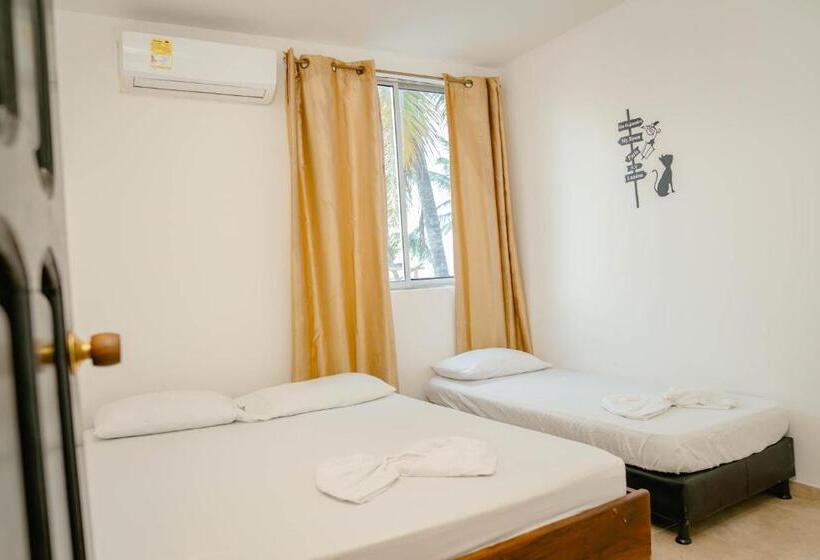 דירת שלושה חדרים, Caribbean Town Tolu