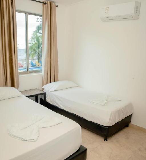 דירת שלושה חדרים, Caribbean Town Tolu