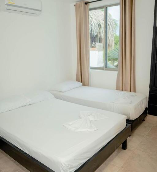 דירת שלושה חדרים, Caribbean Town Tolu