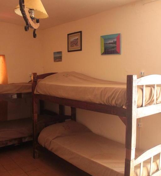 ルームシェアのワンベッド, Hostel Ibirapita